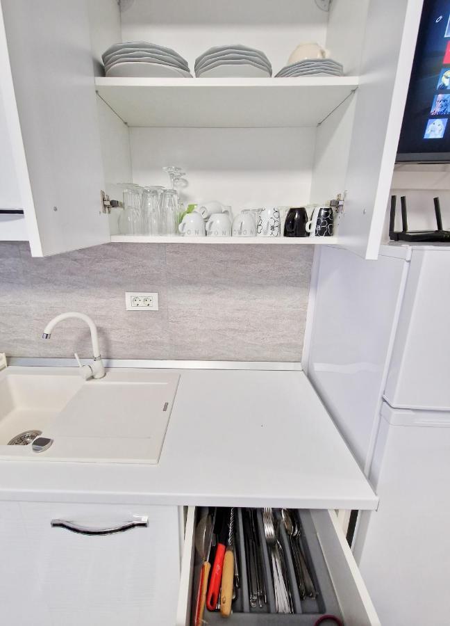 Mirvana Apartments Allure Studio Timisoara Bagian luar foto